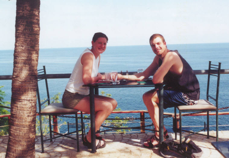 cafe.jpg (68508 bytes)